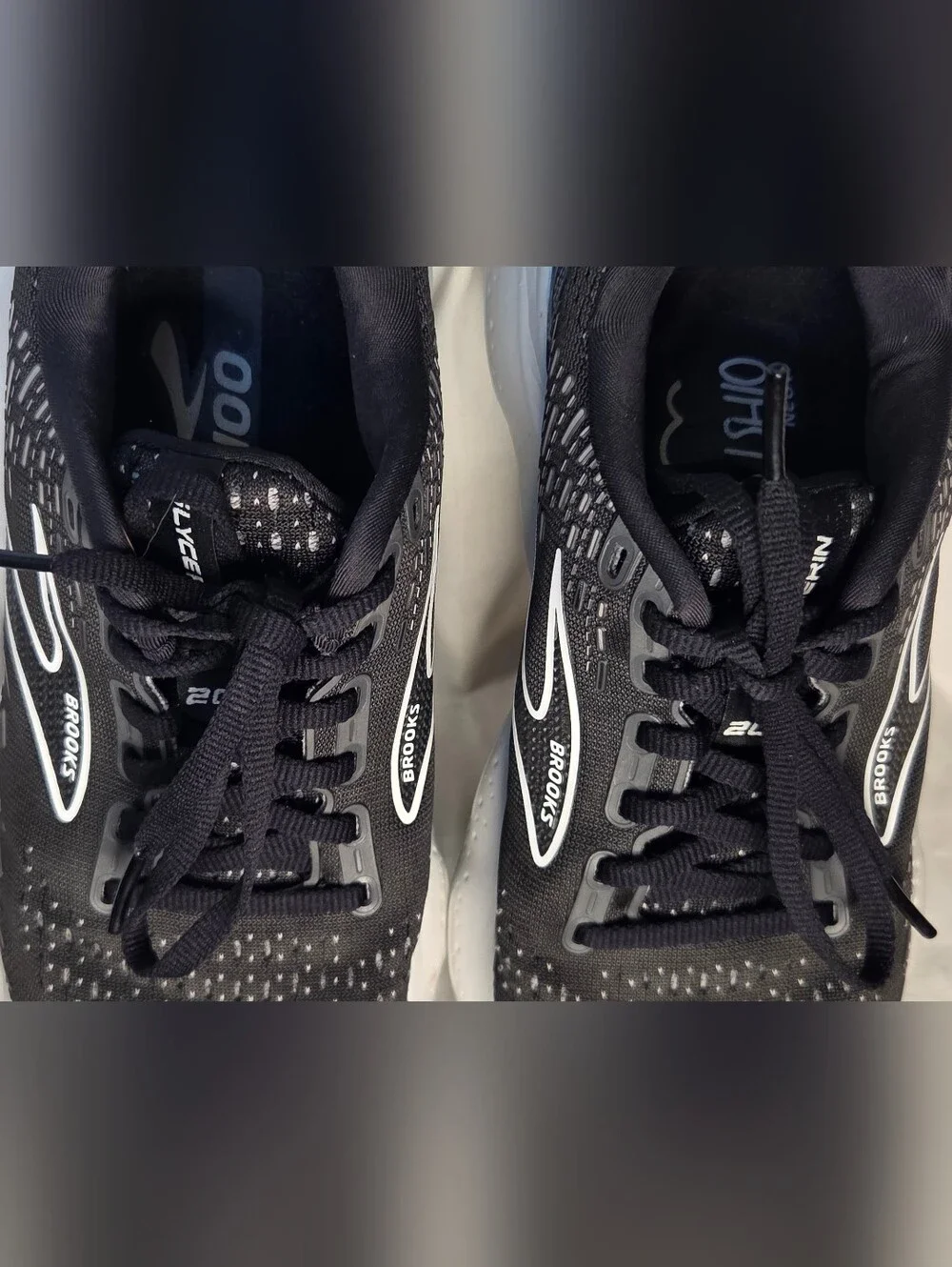 Brooks Glycerin 20 Women’s Lace-Up Mesh Running Sneakers Black/White Sz 8.5M